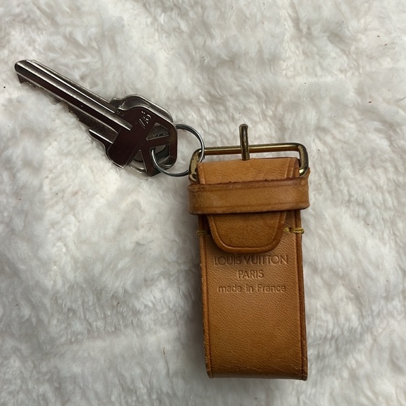 Authentic Louis Vuitton Poinette. - Picture 2 of 5